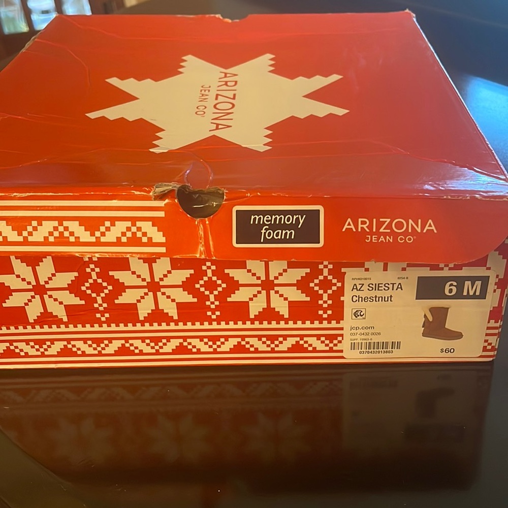 Brand new never worn boots